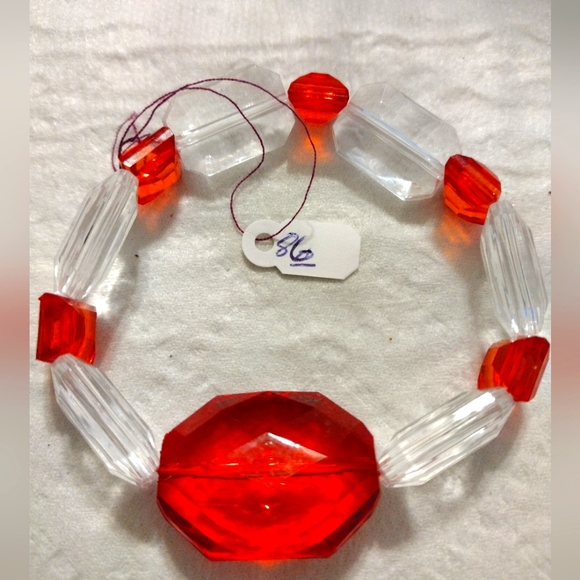 Artemis's Gems custom-made beaded bracelet with large red gem - Picture 1 of 4